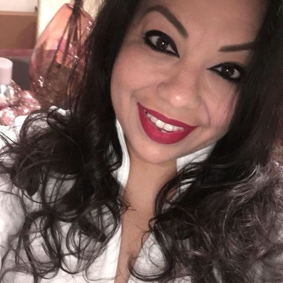 Meet your Posher, Rachel - Picture 1 of 1